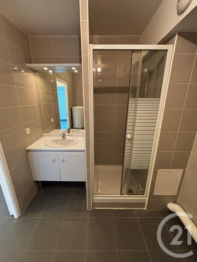 Appartement Studio à louer - 1 pièce - 26.5 m2 - CHOISY LE ROI - 94 - ILE-DE-FRANCE - Century 21 Acv