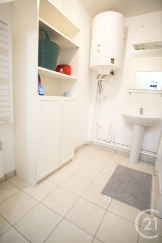 Appartement F1 à louer - 1 pièce - 32.4 m2 - VILLENEUVE LE ROI - 94 - ILE-DE-FRANCE - Century 21 Acv