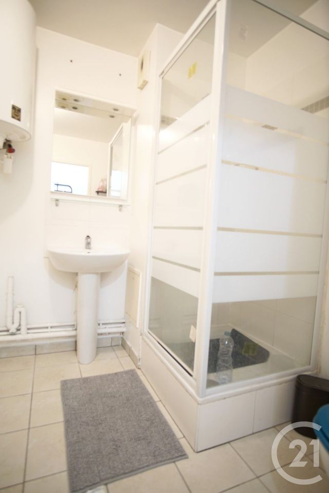 Appartement F1 à louer - 1 pièce - 32.4 m2 - VILLENEUVE LE ROI - 94 - ILE-DE-FRANCE - Century 21 Acv