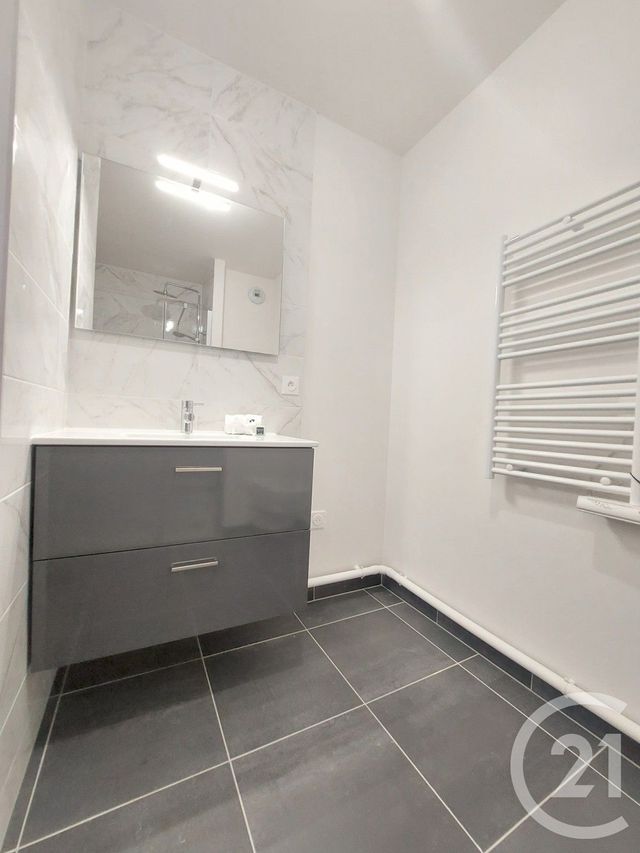 Appartement F2 à louer - 2 pièces - 45.0 m2 - ORLY - 94 - ILE-DE-FRANCE - Century 21 Acv