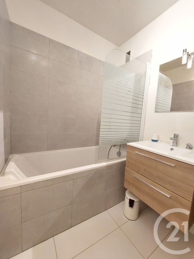 Appartement F1 à louer - 1 pièce - 31.0 m2 - VITRY SUR SEINE - 94 - ILE-DE-FRANCE - Century 21 Acv