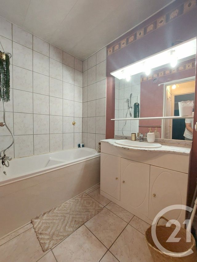 Appartement F2 à louer - 2 pièces - 41.72 m2 - MAISONS ALFORT - 94 - ILE-DE-FRANCE - Century 21 Acv