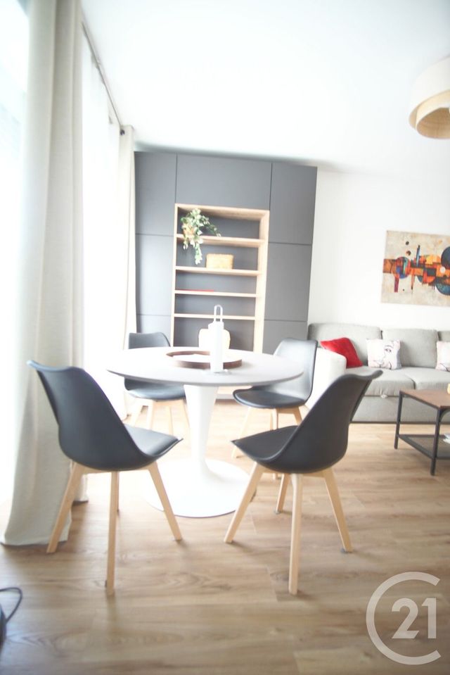 Appartement F2 à louer - 2 pièces - 45.0 m2 - CRETEIL - 94 - ILE-DE-FRANCE - Century 21 Acv