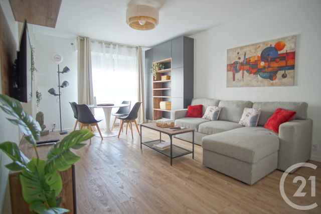Appartement F2 à louer - 2 pièces - 45.0 m2 - CRETEIL - 94 - ILE-DE-FRANCE - Century 21 Acv