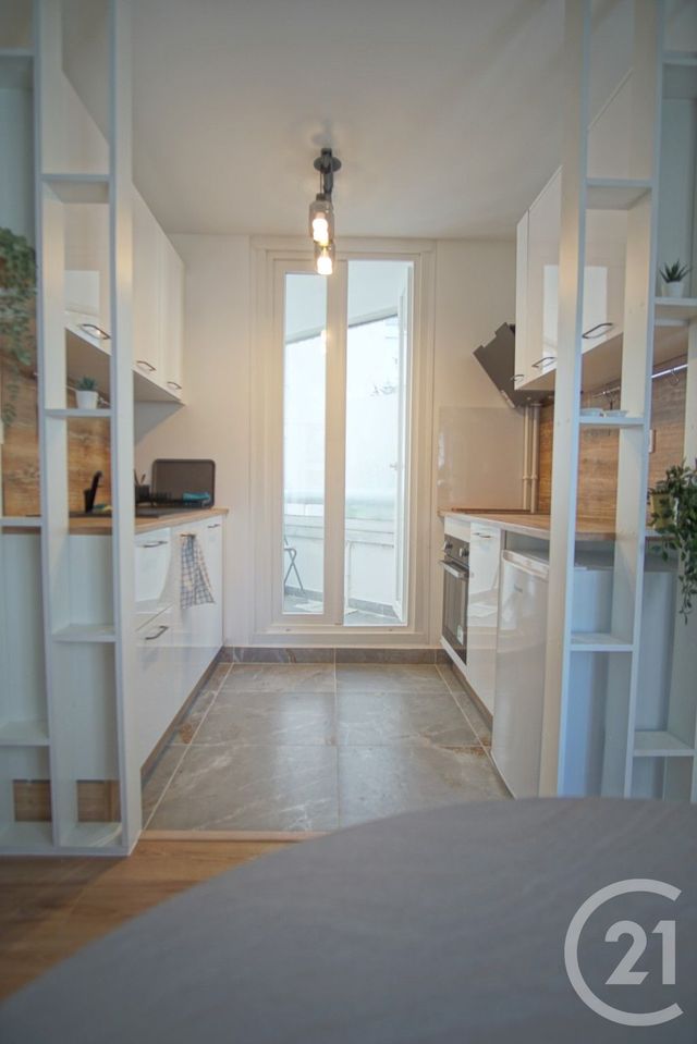 Appartement F2 à louer - 2 pièces - 45.0 m2 - CRETEIL - 94 - ILE-DE-FRANCE - Century 21 Acv