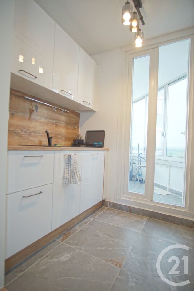 Appartement F2 à louer - 2 pièces - 45.0 m2 - CRETEIL - 94 - ILE-DE-FRANCE - Century 21 Acv
