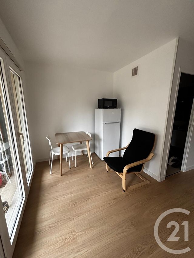 Appartement Studio à louer - 1 pièce - 25.78 m2 - CHOISY LE ROI - 94 - ILE-DE-FRANCE - Century 21 Acv