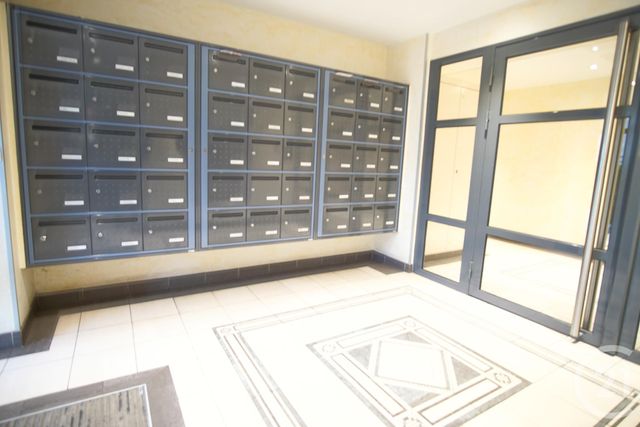 Appartement F2 à louer - 2 pièces - 43.82 m2 - FRESNES - 94 - ILE-DE-FRANCE - Century 21 Acv