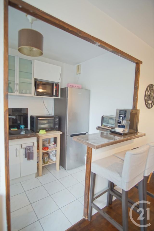 Appartement F2 à louer - 2 pièces - 43.82 m2 - FRESNES - 94 - ILE-DE-FRANCE - Century 21 Acv