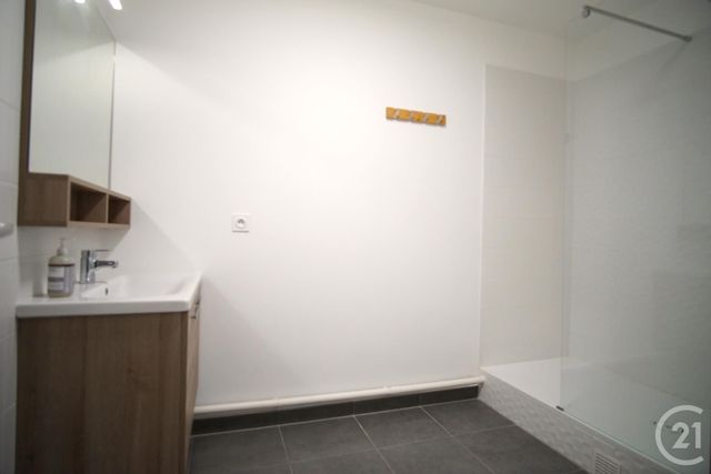 Appartement F2 à louer - 2 pièces - 40.56 m2 - CRETEIL - 94 - ILE-DE-FRANCE - Century 21 Acv