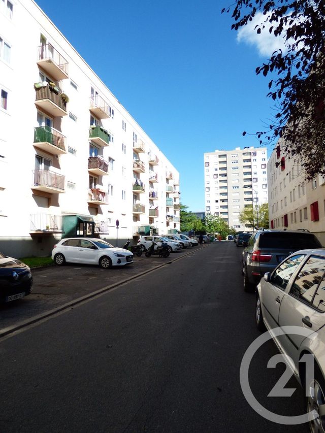 Appartement F3 à louer - 3 pièces - 55.92 m2 - CRETEIL - 94 - ILE-DE-FRANCE - Century 21 Acv