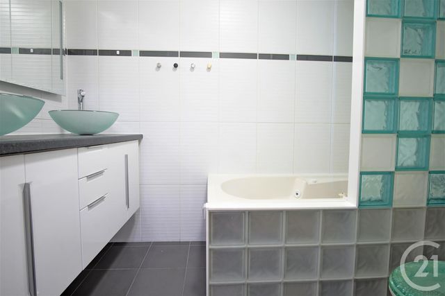 Appartement F4 à louer - 4 pièces - 81.64 m2 - CRETEIL - 94 - ILE-DE-FRANCE - Century 21 Acv