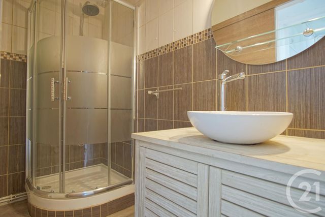 Appartement F2 à louer - 2 pièces - 35.84 m2 - CHOISY LE ROI - 94 - ILE-DE-FRANCE - Century 21 Acv
