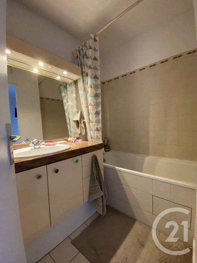 Appartement F3 à louer - 3 pièces - 65.3 m2 - MAISONS ALFORT - 94 - ILE-DE-FRANCE - Century 21 Acv