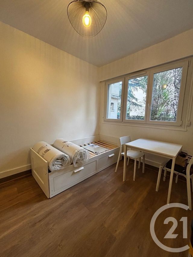 Appartement F1 à louer - 1 pièce - 15.0 m2 - CHOISY LE ROI - 94 - ILE-DE-FRANCE - Century 21 Acv