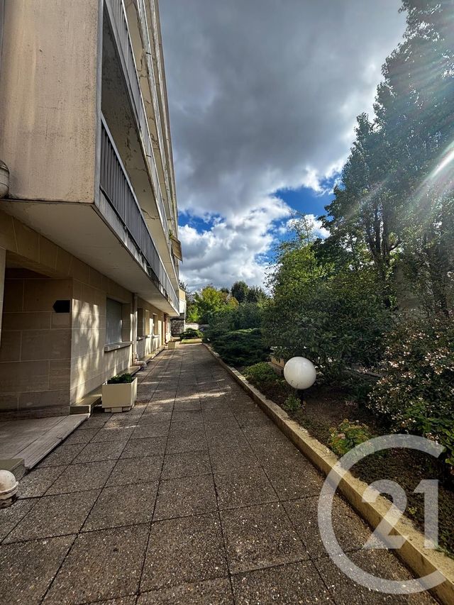 Appartement F1 à louer - 1 pièce - 15.0 m2 - CHOISY LE ROI - 94 - ILE-DE-FRANCE - Century 21 Acv
