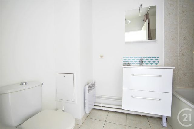 Appartement F1 à louer - 1 pièce - 25.36 m2 - CRETEIL - 94 - ILE-DE-FRANCE - Century 21 Acv