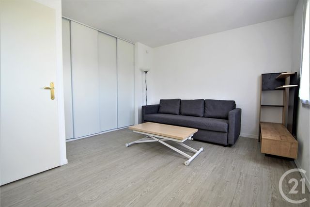 Appartement F1 à louer - 1 pièce - 25.36 m2 - CRETEIL - 94 - ILE-DE-FRANCE - Century 21 Acv