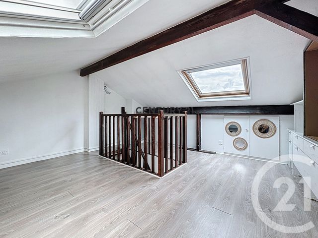 Appartement Duplex à vendre - 3 pièces - 44.02 m2 - VILLEJUIF - 94 - ILE-DE-FRANCE - Century 21 Acv