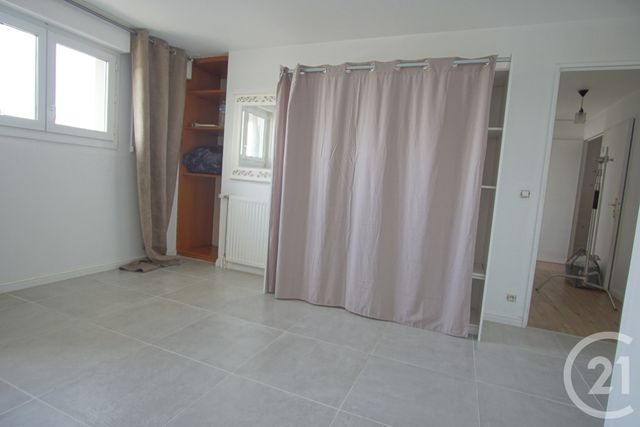 Afficher la photo en grand Appartement F3 à louer - 3 pièces - 73.87 m2 - CHOISY LE ROI - 94 - ILE-DE-FRANCE - Century 21 Acv