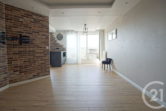 Afficher la photo en grand Appartement F3 à louer - 3 pièces - 73.87 m2 - CHOISY LE ROI - 94 - ILE-DE-FRANCE - Century 21 Acv