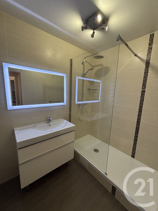 Appartement F3 à louer - 3 pièces - 70.4 m2 - CRETEIL - 94 - ILE-DE-FRANCE - Century 21 Acv