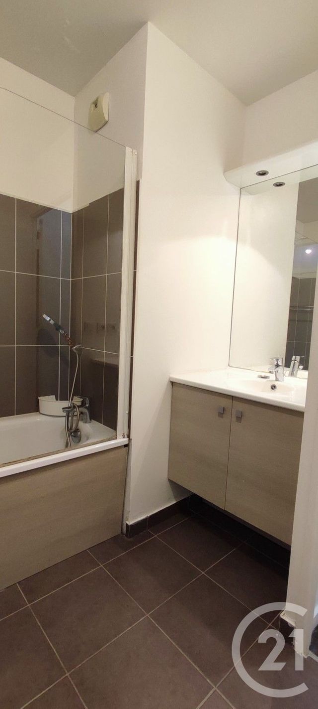 Appartement F3 à louer - 3 pièces - 60.7 m2 - ORLY - 94 - ILE-DE-FRANCE - Century 21 Acv