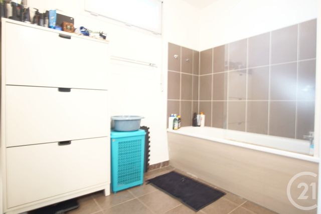 Appartement F3 à louer - 3 pièces - 60.7 m2 - ORLY - 94 - ILE-DE-FRANCE - Century 21 Acv