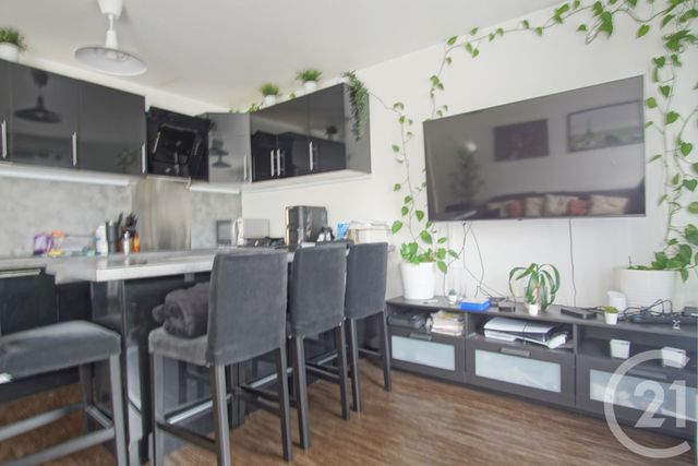 Appartement F3 à louer - 3 pièces - 60.7 m2 - ORLY - 94 - ILE-DE-FRANCE - Century 21 Acv