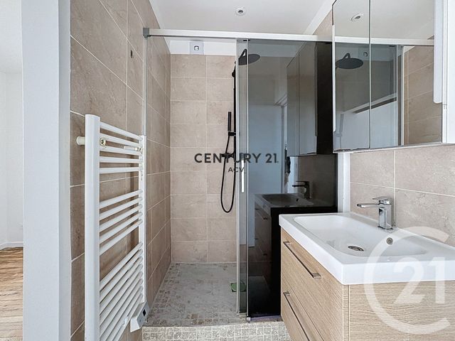 Appartement Duplex à vendre - 3 pièces - 44.02 m2 - VILLEJUIF - 94 - ILE-DE-FRANCE - Century 21 Acv