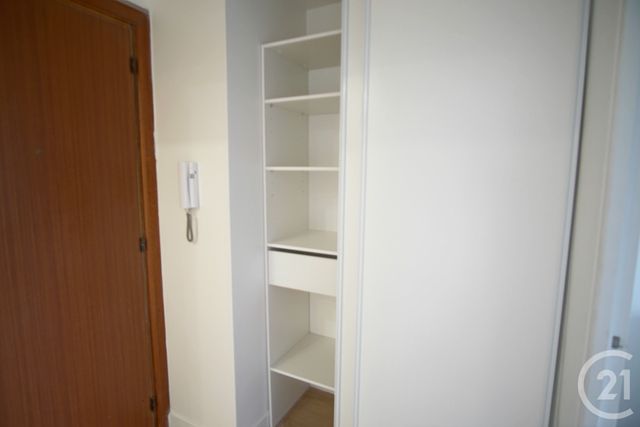 Appartement F1 à louer - 1 pièce - 27.0 m2 - CRETEIL - 94 - ILE-DE-FRANCE - Century 21 Acv