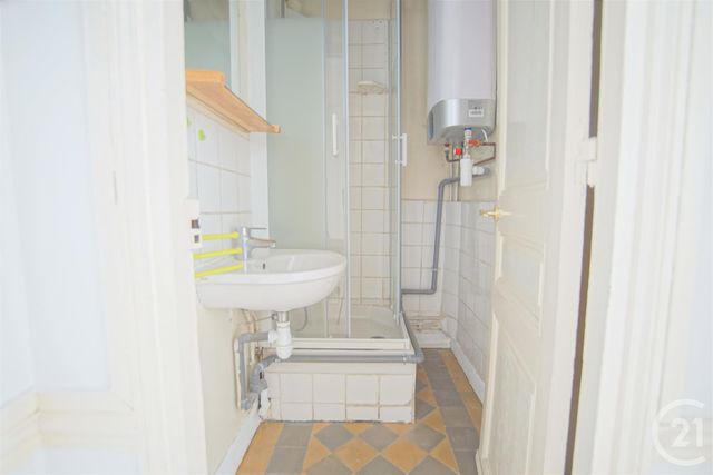 Appartement F1 à louer - 1 pièce - 27.8 m2 - CHOISY LE ROI - 94 - ILE-DE-FRANCE - Century 21 Acv