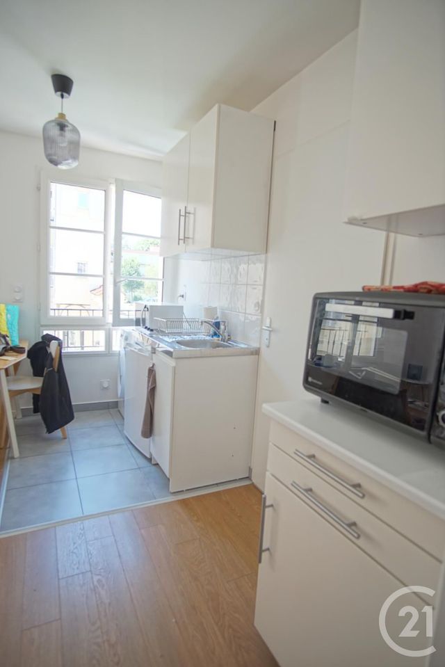 Appartement F2 à louer - 2 pièces - 28.0 m2 - CHOISY LE ROI - 94 - ILE-DE-FRANCE - Century 21 Acv
