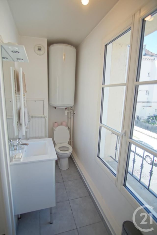 Appartement F2 à louer - 2 pièces - 28.0 m2 - CHOISY LE ROI - 94 - ILE-DE-FRANCE - Century 21 Acv